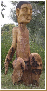 Nussbaumholz, Höhe ca. 115 cm Nussbaumholz, Höhe ca. 115 cm